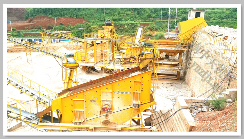 云南昆明晉寧二合一高轉(zhuǎn)速反擊破日產(chǎn)2500噸生產(chǎn)線(xiàn)